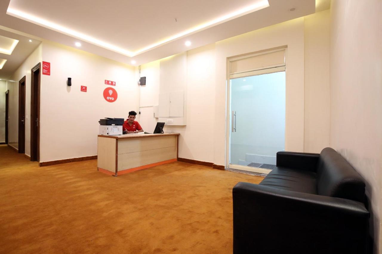 Oyo 9159 Hotel Royal Woodslark Zirakpur Kültér fotó