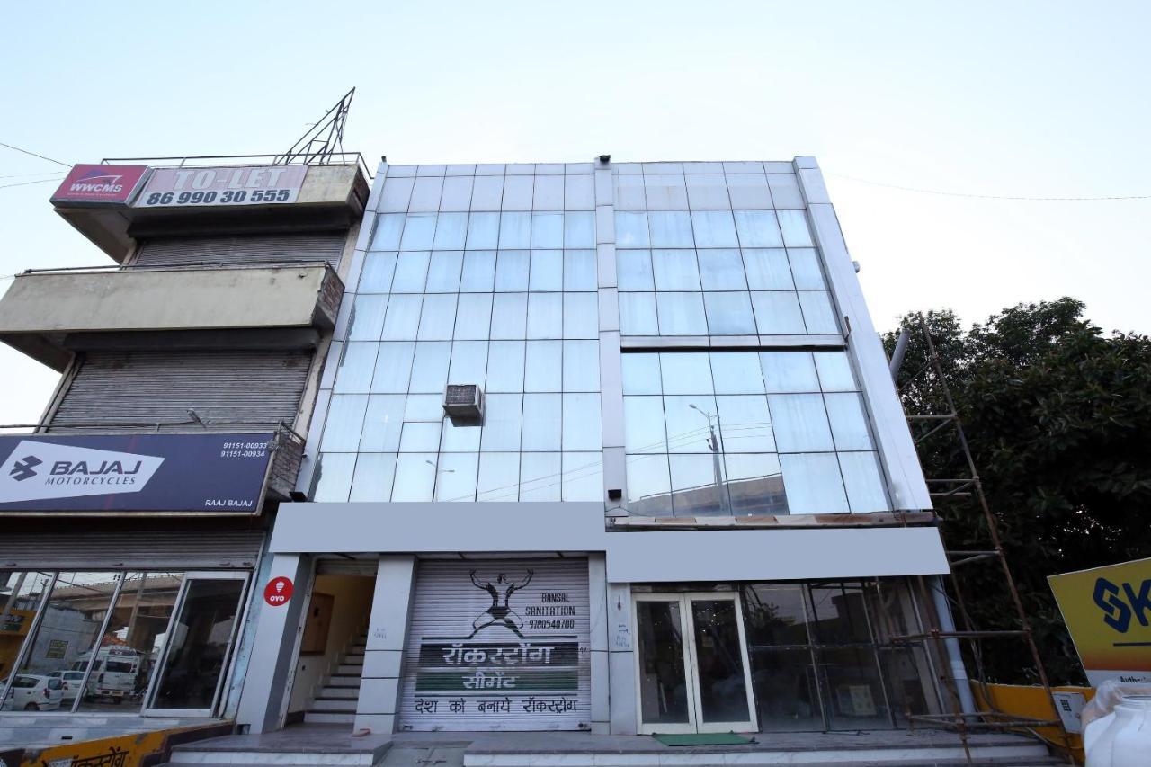 Oyo 9159 Hotel Royal Woodslark Zirakpur Kültér fotó